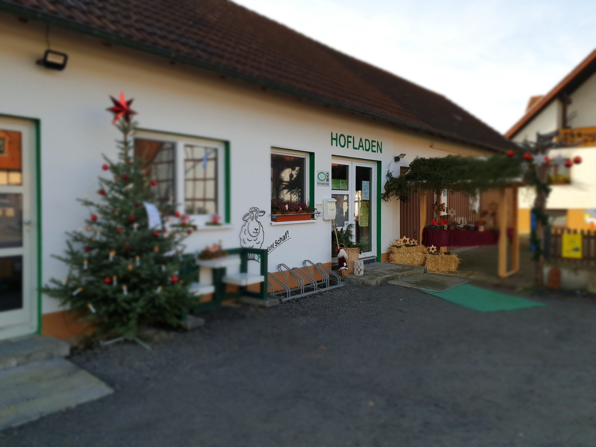 Leider haben wir keinen Titel zu diesem Bild. Wir arbeiten daran und bitten um Ihr Verständnis. Klennewehmer Hofweihnacht 2025
